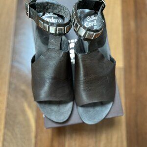 Calleen Cordero sandals, rich dark chocolate leather, chunky heel, size 7.
